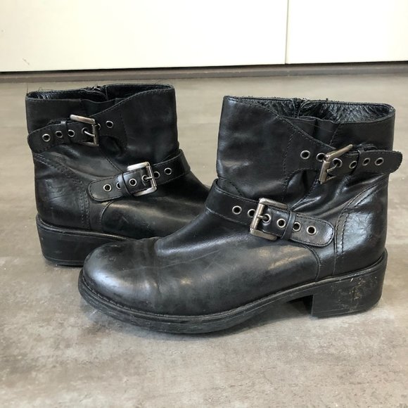 Aquatalia Black  Leather Ankle Boots - Picture 1 of 4
